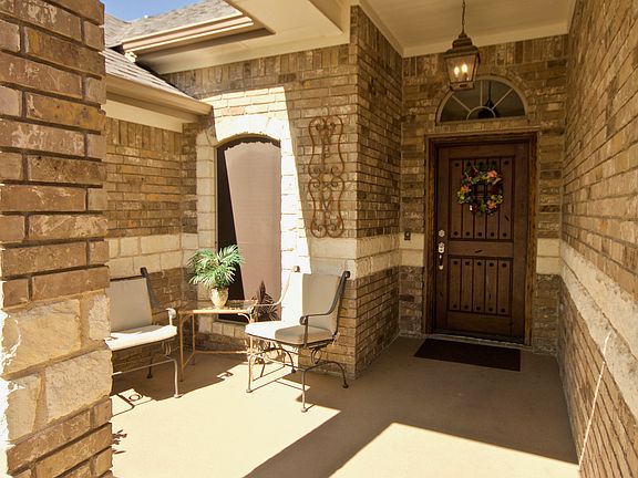 3rd image of 1511 Hazelnut Dr