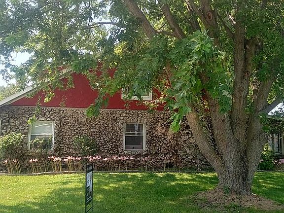 2nd image of 1117 Rainbow Ave