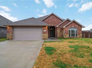 1040 Sundance Ln, Centerton, AR 72712