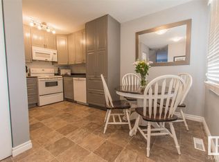 17757 95th St NW, Edmonton, AB T5Z2E3