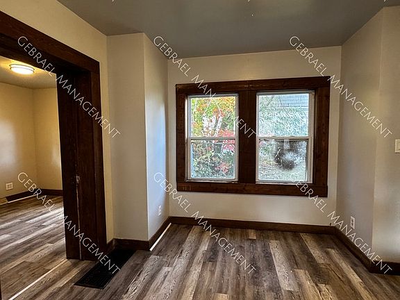 4th image of 925 Hughes Ave #48e4d66d6