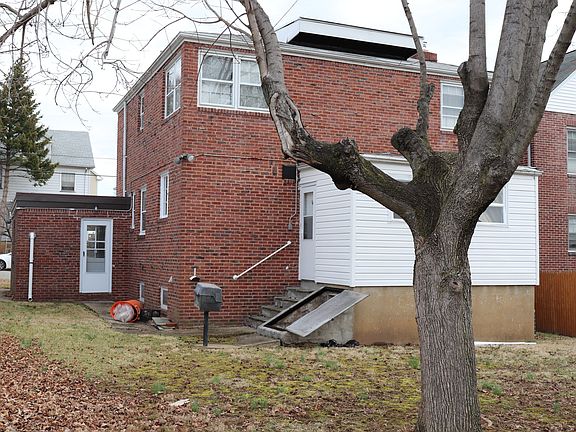 2nd image of 968-972 Byron Ave