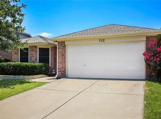 712 Corral St, Aubrey, TX 76227