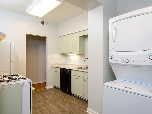 5th image of 3123 W Grace St APT 4