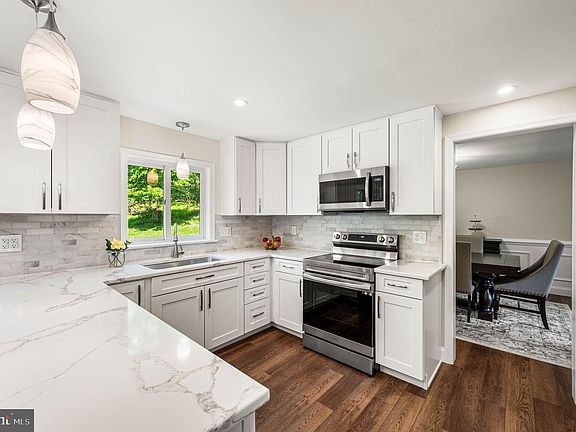 3rd image of 748 Centennial Ct