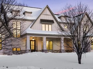 3615 Montgomerie Ave, Deephaven, MN 55391