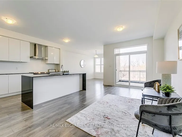 209 Fowley Dr — Photo 7