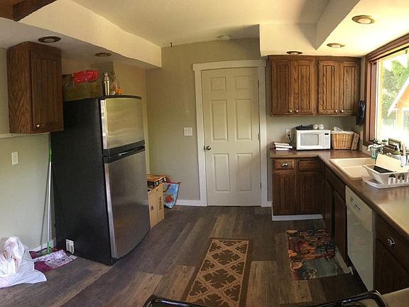 2nd image of 707 W Fourth Plain Blvd