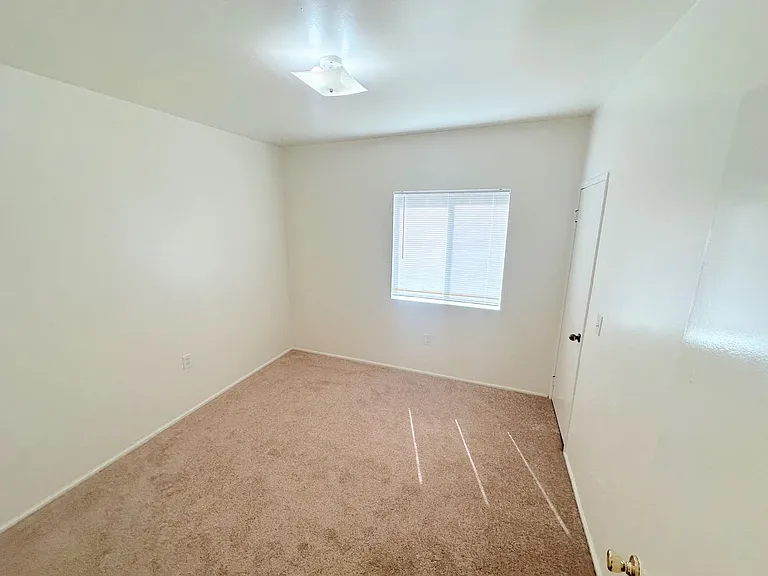 11645 S Figueroa St #3 — Photo 8