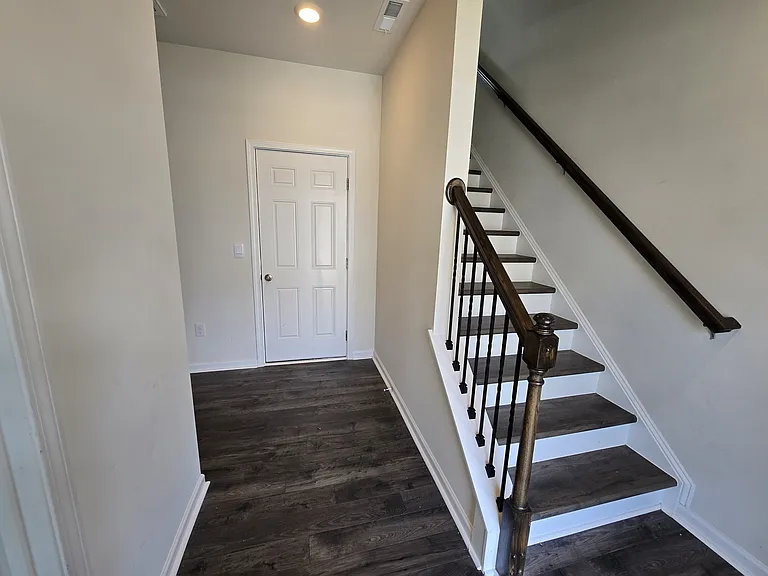 803 Washington St — Photo 3