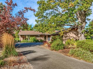 821 Twin Pines Cir, Ashland, OR