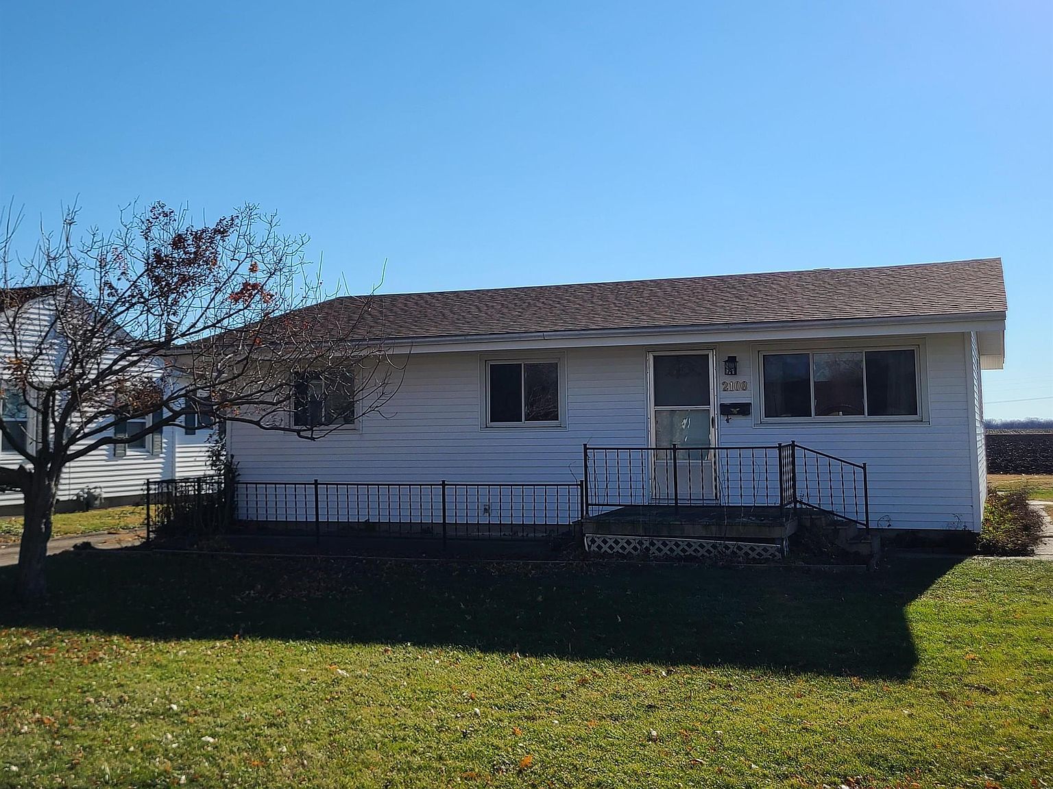 2108 Dr, Galesburg, IL 61401 Zillow