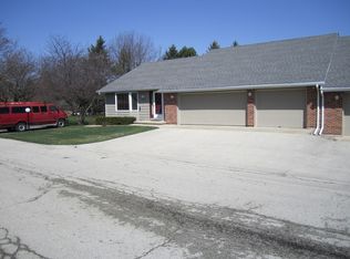 3104 Fairway Oaks Dr, Dekalb, IL 60115