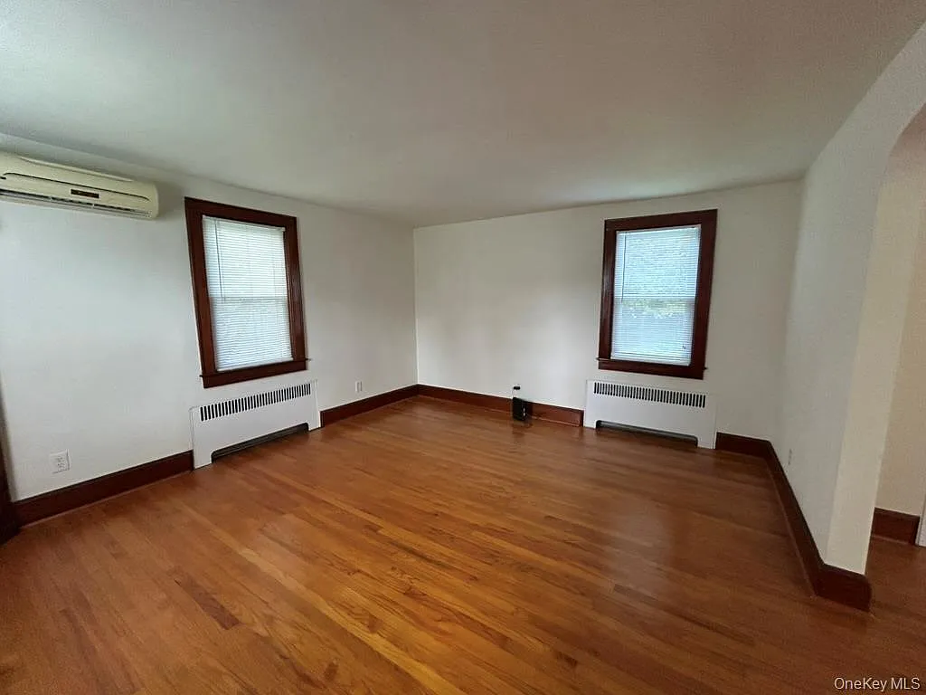 2 bed, 1.0 bath, 833 sqft, $3,200 — Photo 3