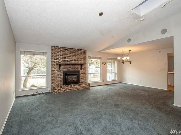 4th image of 10119 Lake Louise Ln SW