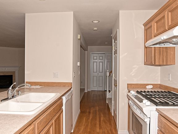 5th image of 14829 1st Ave NE