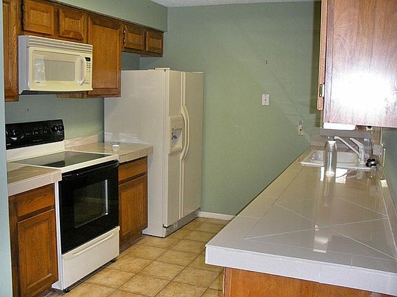 5th image of 45 Hideaway Dr