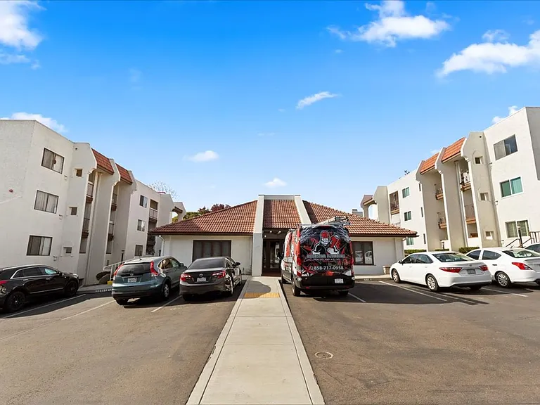 6350 Genesee Ave — Photo 30