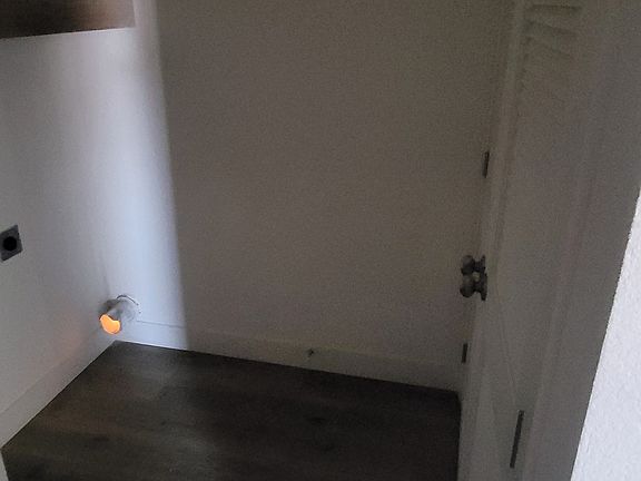 5th image of 4214 E Fremont St