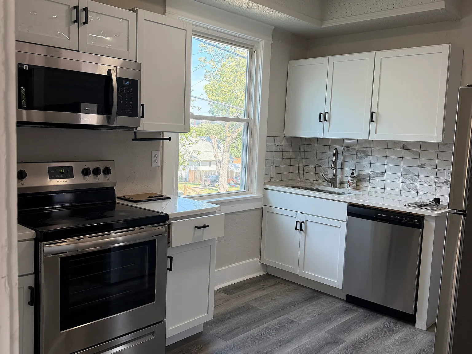 3 bed, 1109 sqft, $1,750 — Photo 2