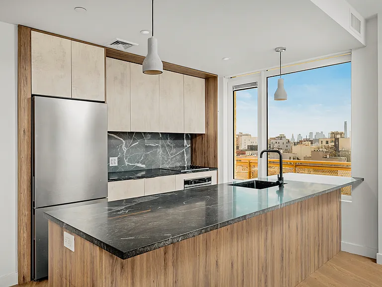 828 Metropolitan Ave #3Q — Photo 4