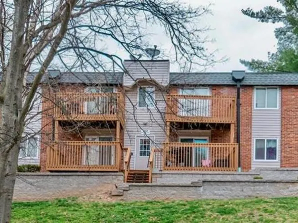 2797 Blackforest Dr APT D, Saint Louis, MO 63129