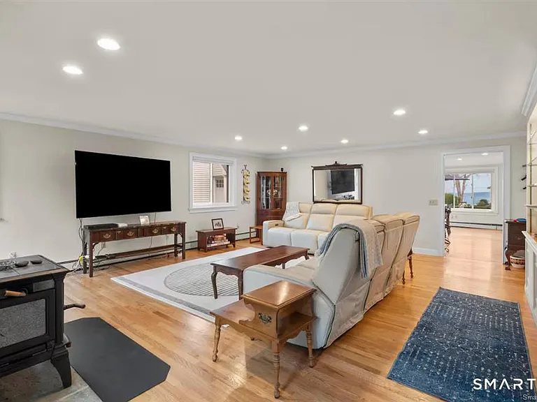 58 Chapman Ave — Photo 13