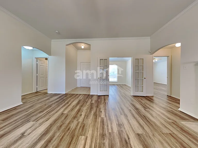 333 Rock Hill Dr — Photo 7