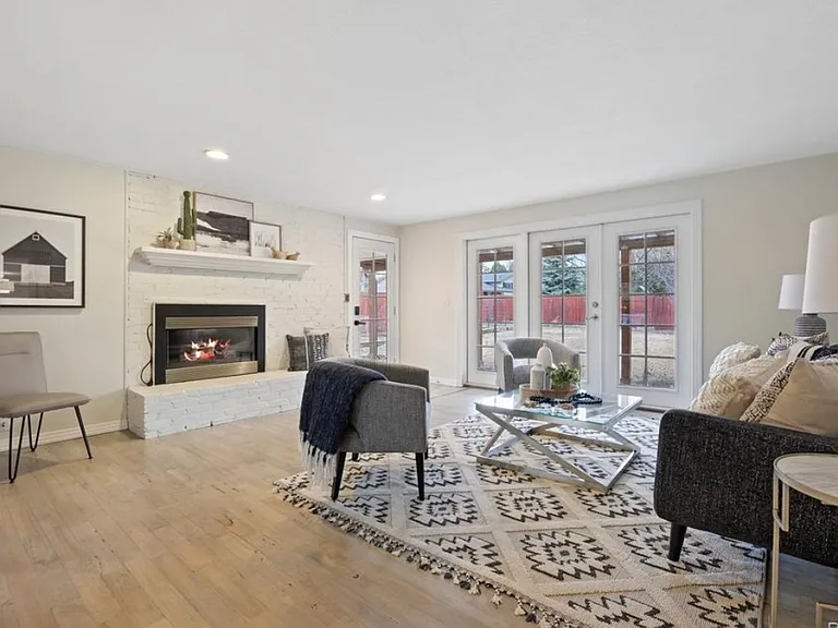 4301 S Alton Pl — Photo 5