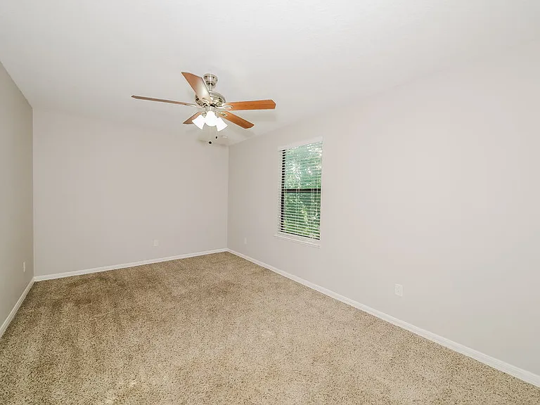 2305 50th Street Cir E — Photo 13