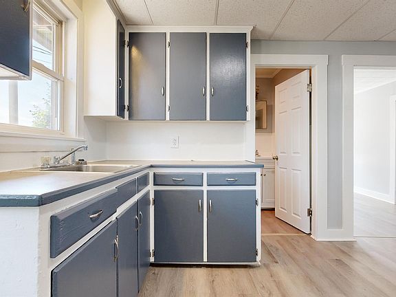 4th image of 45 Winter St #10640238