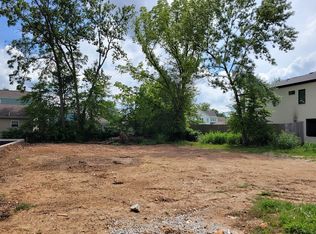 303 SW 4th St, Bentonville, AR 72712