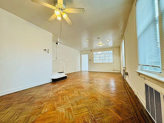 3rd image of 4208 Sea Gate Ave