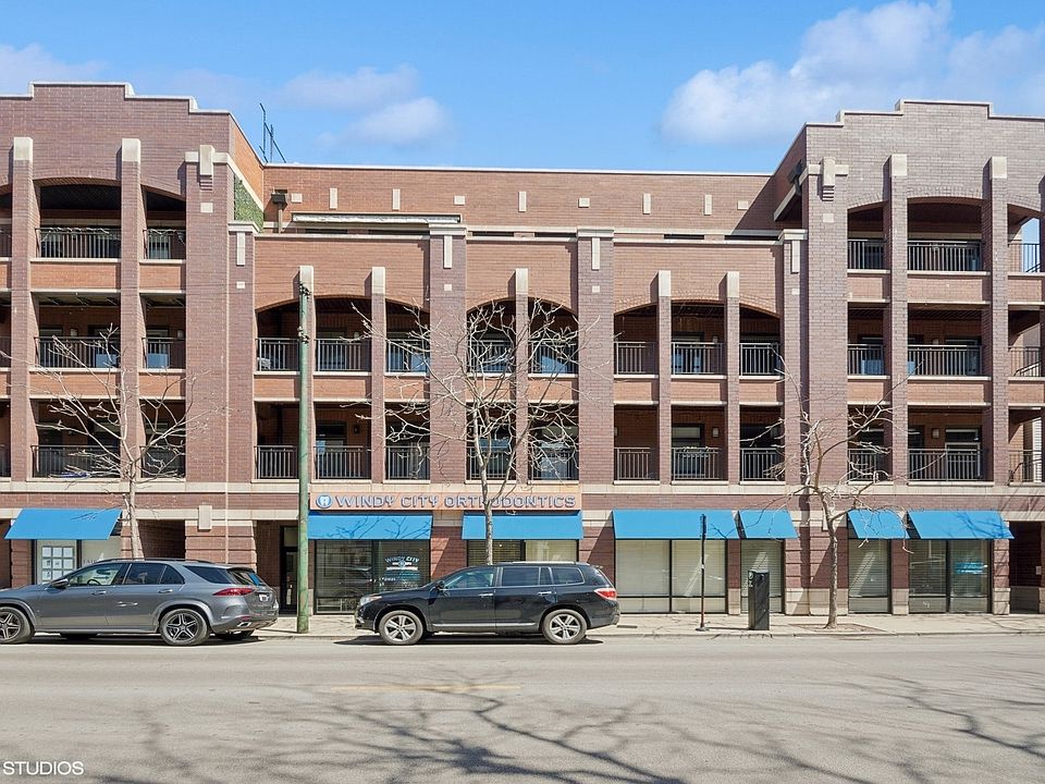 1st image of 2921 N Lincoln Ave #403