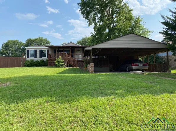 465 Omaha St, Gladewater, TX 75647