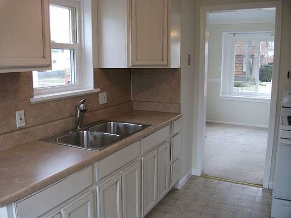 NEWER KITCHEN. HAS STOVE
