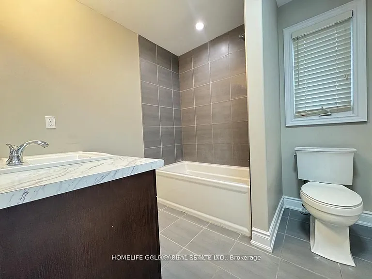 86 Nathan Cres — Photo 18