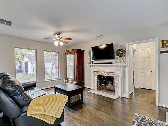 3rd image of 6344 Malvey Ave