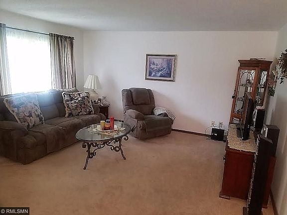 3rd image of 1846 Nebraska Ave E