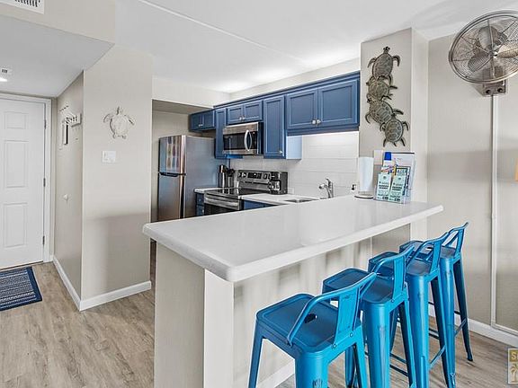 5th image of 120 Padre Blvd #403
