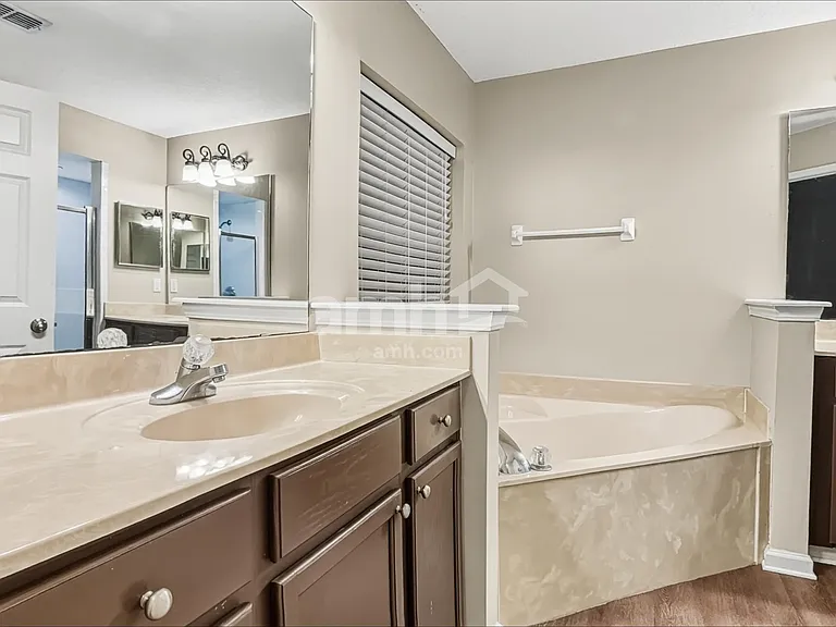 1379 Samantha Cir E — Photo 12