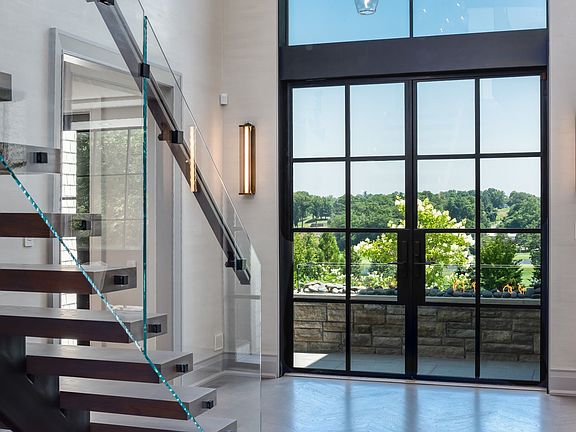 21 Bellevue Ave 37 - WEB.jpg