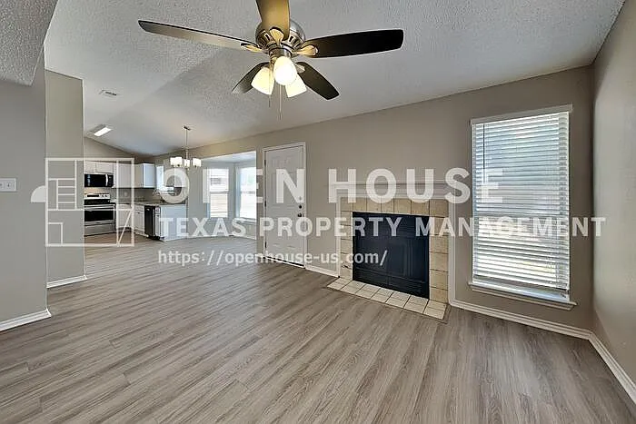8836 Mystic Trl — Photo 6