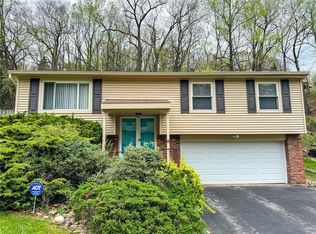 232 Cool Springs Rd, White Oak, PA 15131