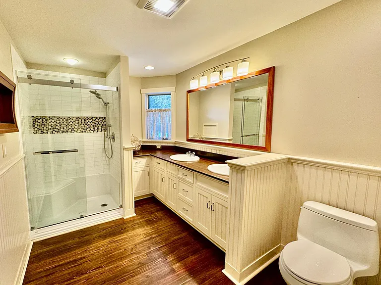315 Bayview St — Photo 34
