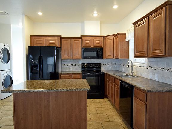 5th image of 9675 E 38th Pl