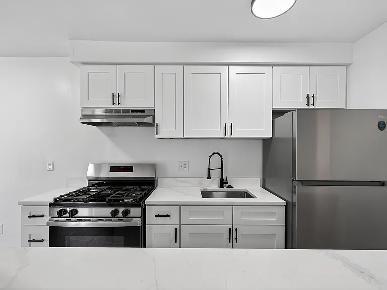 1 BR / 1 BA updated kitchen