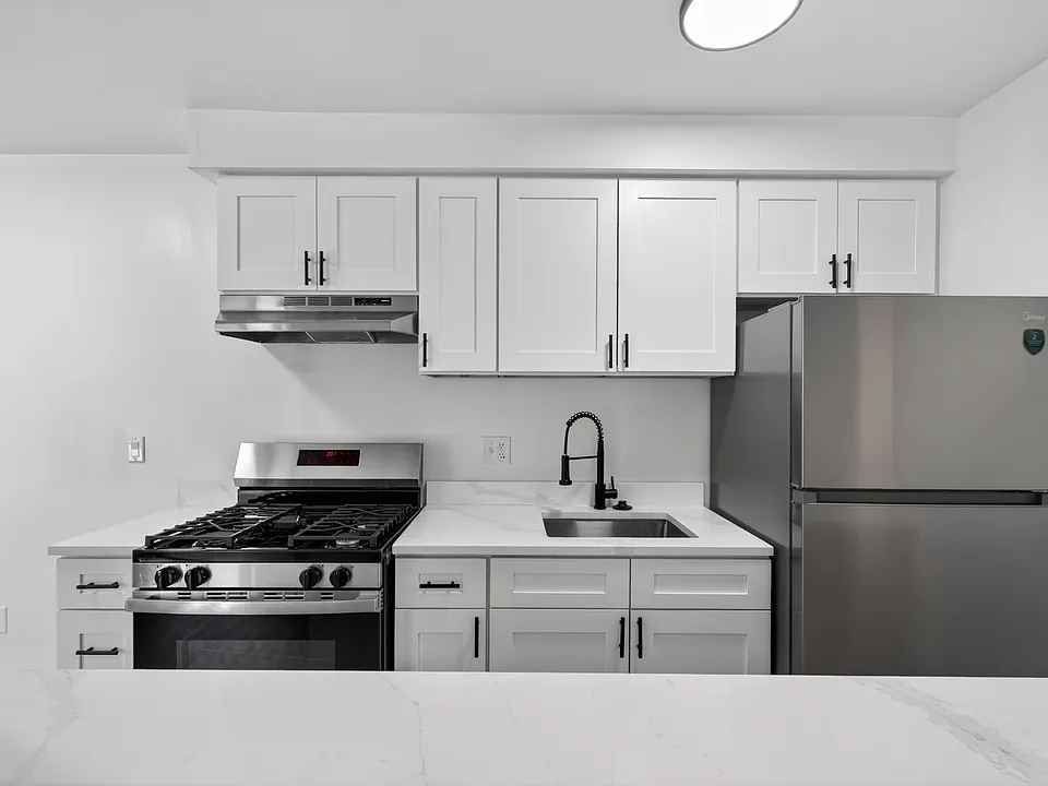 1 BR / 1 BA updated kitchen