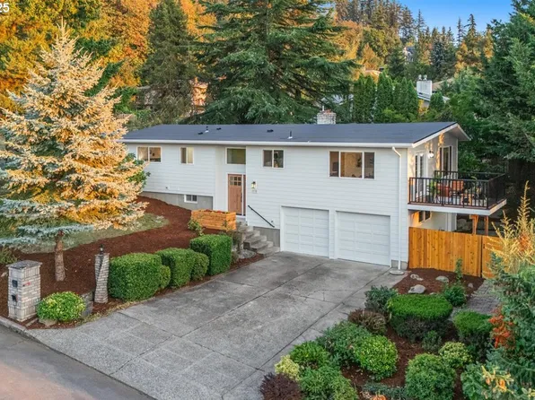 9330 SE Sun Crest Dr, Happy Valley, OR 97086