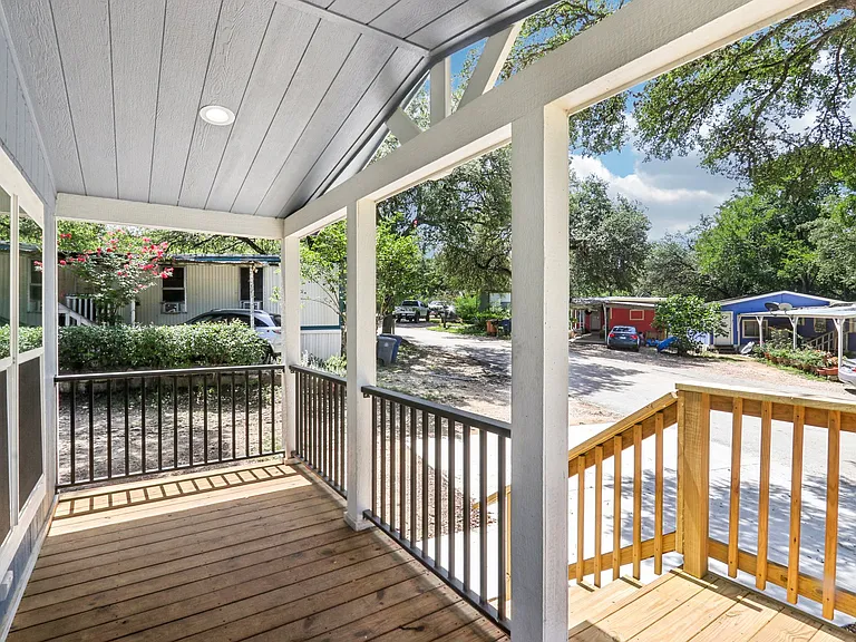 Woodview — Photo 43